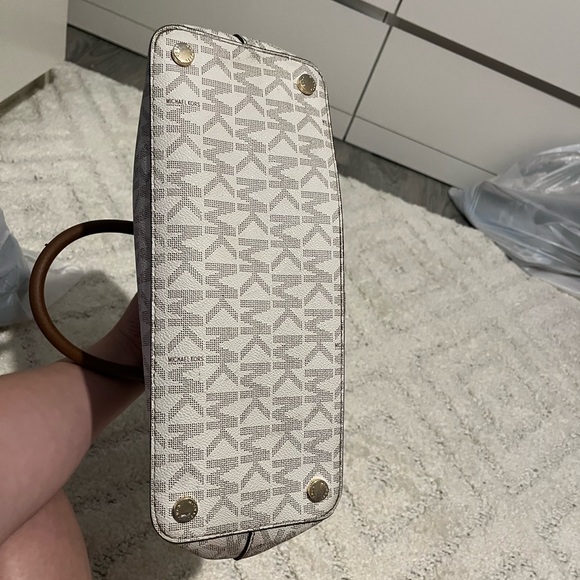 Michael Kors brown and cream purse - Picture 6 of 7